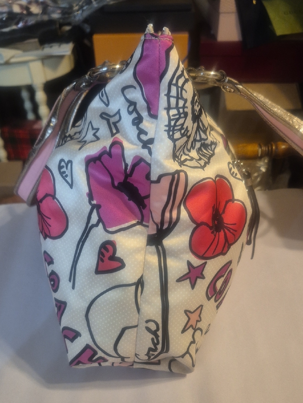 Coach Poppy Tote - Picture 5 of 13